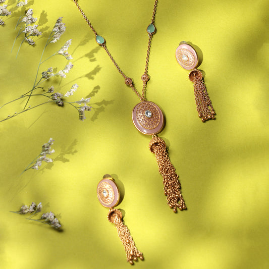 NOOR TASSELLE KUNDAN MEENAKARI PENDANT SET