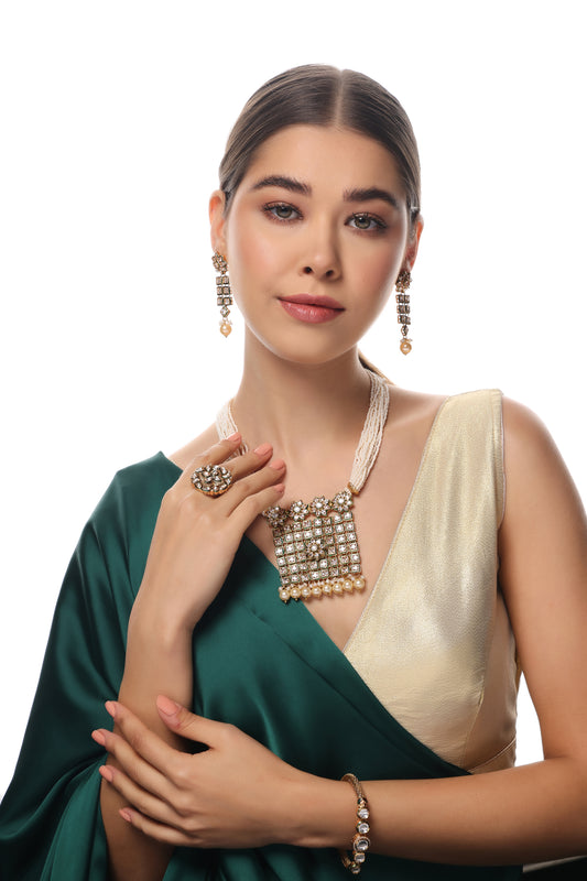 ROYALE KUNDAN NECKLACE