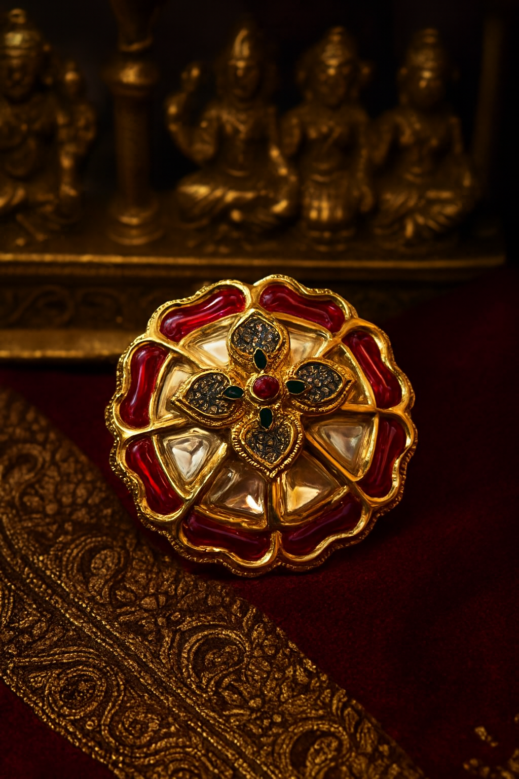 ORNATE CIRCULAR STATEMENT RING